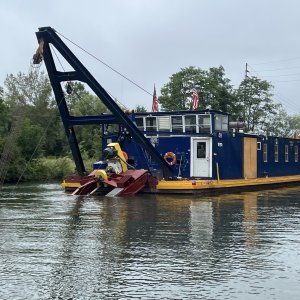 Dredging just outside Lock 29\'s lower gate
