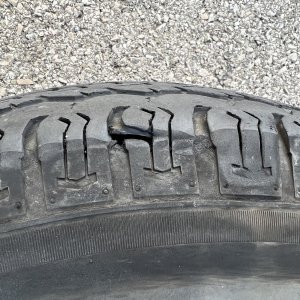 Media 'Slice in tire' in album 'Blow out tire'