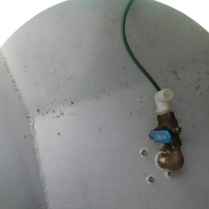 Valve for thru-hull. Green #8 wire goes to zinc for bonding.