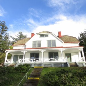 Looking back up to the keepers quarters