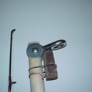 working end of hook release pole for sharks
