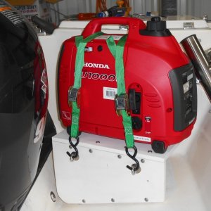 The 1000 runs the AC fine, and is so much lighter than the 2000.