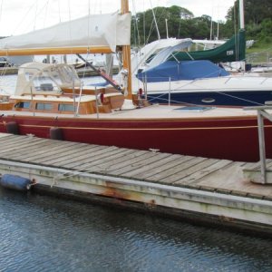 Jimmy Buffets sailboat lots of electronics, carbon fiber mast custom built in Maine, named Music