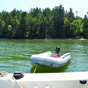 Arrived at Hope Island on a warm sunny Saturday to find all the buoys still available.  Picked the closest one to the beach and set up the inflatable. May 30, 2015