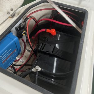 Media 'DC to DC and 2 x 100ah lifepo4 batteries' in album 'AGM upgrade'