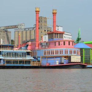 The casino next to the marina in Alton