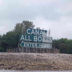 Canal to avoid the Chain of Rocks area, also where the Missouri enters the Mississippi.
