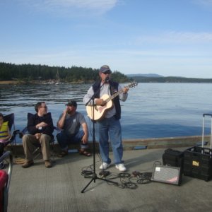 Jim (WILD BLUE) entertains the crowd