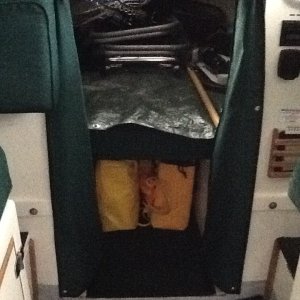 Media 'Life raft and ditch bag. Throw rope in the middle' in album 'Legal document rack'