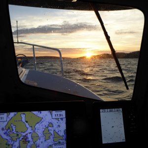 With a stiff breeze from the South West, had to slow to about 9 knots from East Sound most of the way to Friday Harbor. Finally pulled in at 8:30 in darkness.