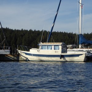 And this 22 Cruiser on the breakwater dock must have arrived while I was out.