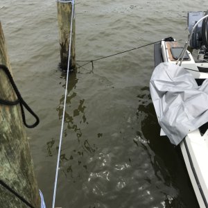 Starboard stern tideminder and spring line (also used as guide line for docking).