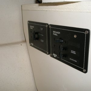 Complete Shore Power Kit w/fully automatic battery charger