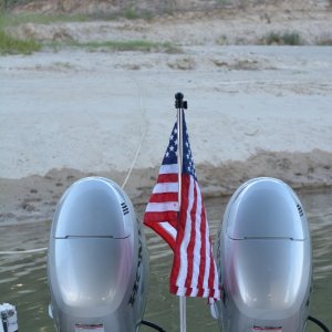 Media 'Stern anchor in the sand' in album 'Mike & Helen with ClueZo our new boat!'