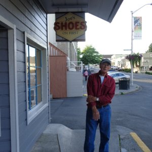 Joe's Shoe sign