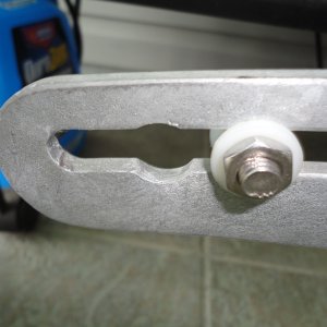 Keeper to prevent rode shackle from sliding down the slot