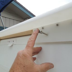 Used a couple of machined screws as push-pines to hold the top on so it dosen?t fall off when the lid is picked up.
