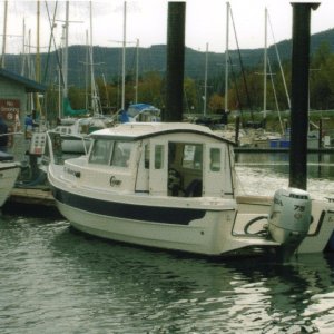 2 Oct 2005 Sequim: Two Lucky Fish & R-Matey at the John Wayne Marina fuel dock.