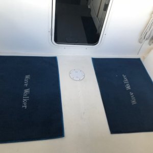 Cockpit floor with mats