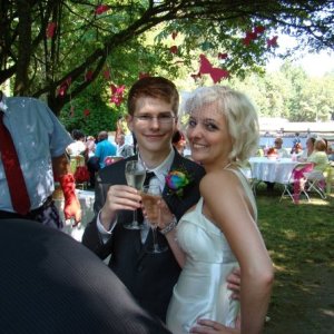 Media 'TheHappyCouple.jpg' in album 'AnotherKiss.jpg'