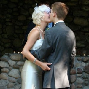 Media 'TheKiss.jpg' in album 'AnotherKiss.jpg'