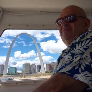 Media 'Tom at The Arch' in album 'Lil'Brat's favorite flower'
