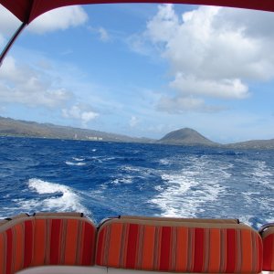 Koko Head astern in a following sea
10/10/08