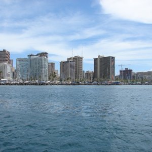 Leaving Ala Wai for a "three hour tour"
10/11/08