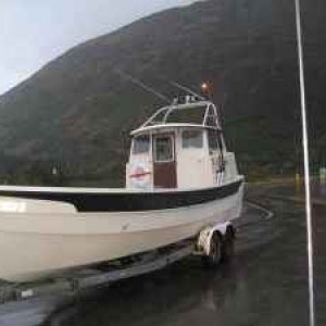 Toklat, 27' bowpicker (AK Craigslist July 2010), boat spotted near Bird Creek winter 2015