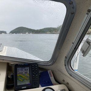 Poking into Fossil Bay around 8:30 AM. Docks and buoys are about 80% full during the park overnight closure hmm, did everyone arrive before me? I didn?t pass a single boat on my way.