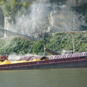 US Gold bound for overseas, barge will be level when full.