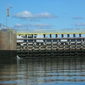 Wet v dry walls as water is lowered