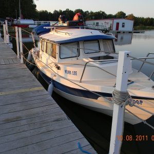 Media 'Applegate Cove Marina - Ark River mile 340' in album 'Stella the Boat Dog'
