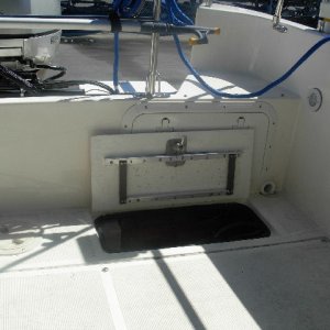 Cockpit hatch modification