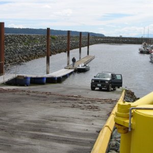 Media 'Concrete surface ramp with alongside float.' in album 'Launch ramp at Dicovery Harbor, Campbell River, BC'