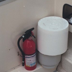 Half 5gal bucket protects valve/hose. Regulator is under gun'l.