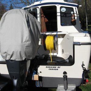 225 feet floating stern line storage got an empty plastic rope reel from west marine