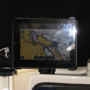 Ipad mount 3 1/2 inch suction cup to tab tite cradle really solid mount
