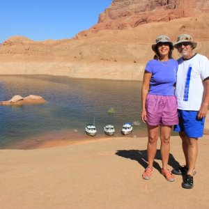 Laura and Ramon of "Chiquitita" with the boats down below.