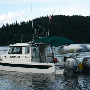 Discovery, Dingy bracket over the swimstep.