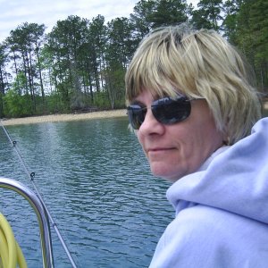 Media 'Nobody thinks she is competitive but Cathy starts right in to catch the first fish ;-)' in album 'Father in law Bill enjoys his trip to lake Martin and first time on C-Pearl'