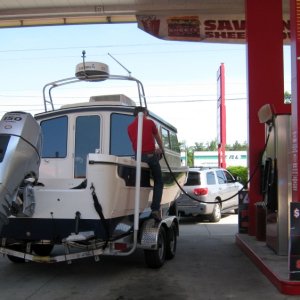 Maneuvering a 52 ft rig at the gas station is INTERESTING!
