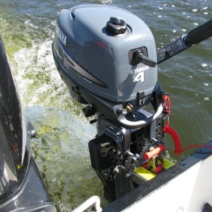 Kicker -- Underway at 5 mph using the main engine as a rudder