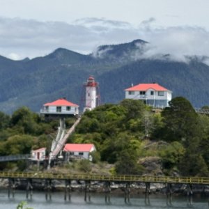 Media 'Friendly Cove Lighthouse' in album 'Gold River boat ramp'