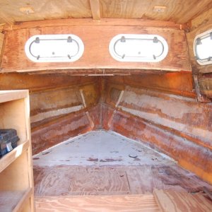 Looking Foward into the V-Berth