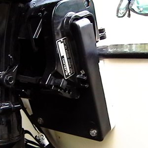 Closeup of Garelick 71074 mounting pad.  Starboard pad used to shim mount to transom.