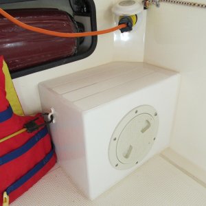 Port step with non-skid on top
