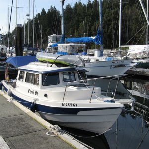 Kerri On Thetis Island pub/marina