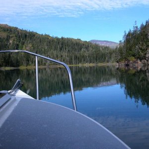 Three Fingers Cove, Cochrane Bay, 9-4-06, Underway heading out on a beautiful day