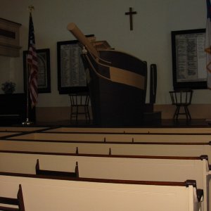 Media 'Pulpit made of a bow in the chapel' in album 'Fred, Dave and Becky feasting on Portugese food at Antonios\'s in New Bedford, MA 6/18/04'